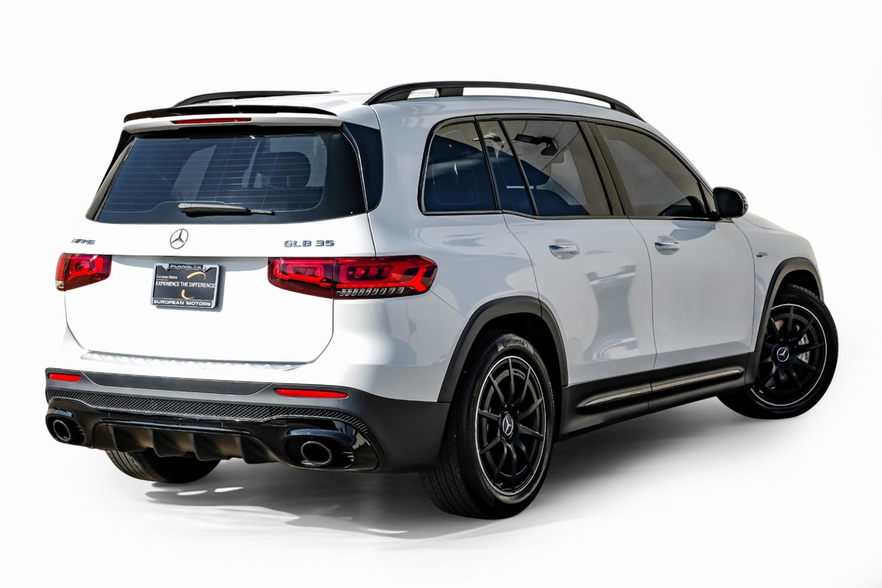 Mercedes-Benz GLB Vehicle Main Gallery Image 09