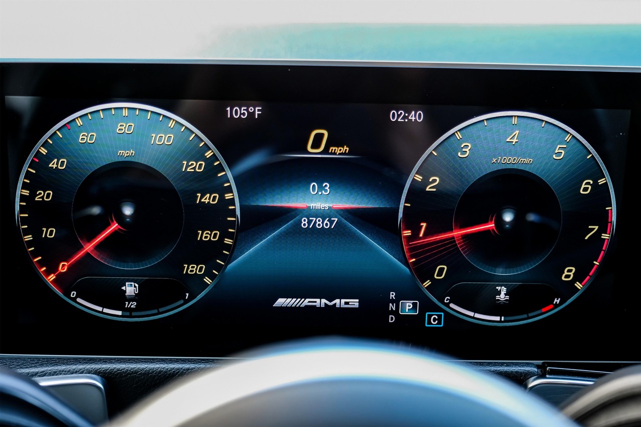 Mercedes-Benz GLB Vehicle Main Gallery Image 19