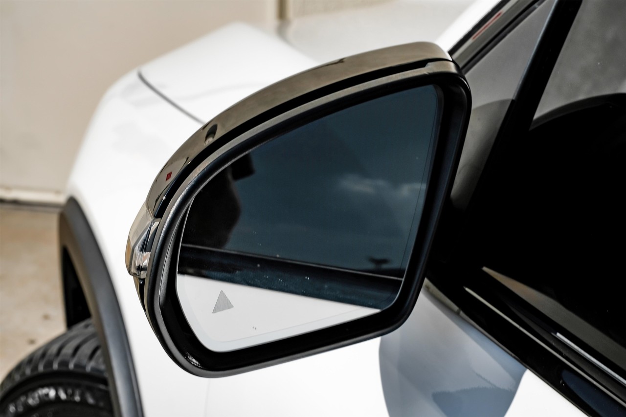 Mercedes-Benz GLB Vehicle Main Gallery Image 34