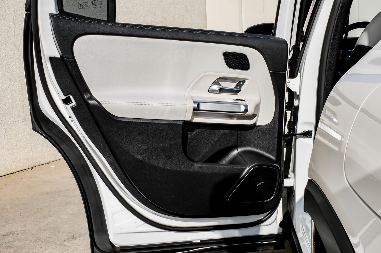 Mercedes-Benz GLB Vehicle Main Gallery Image 39