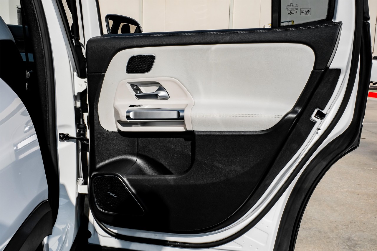 Mercedes-Benz GLB Vehicle Main Gallery Image 40