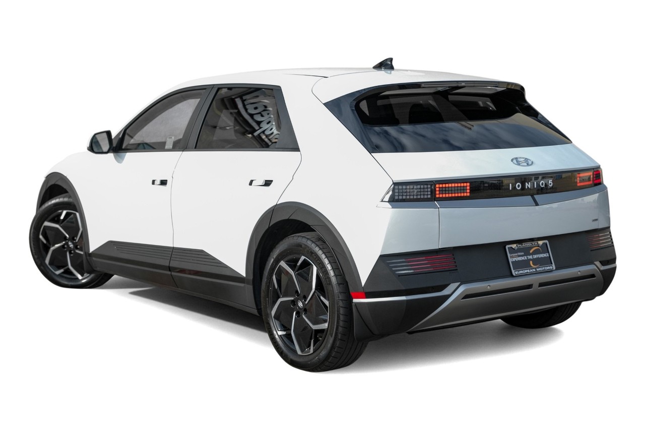 Hyundai IONIQ 5 Vehicle Main Gallery Image 10