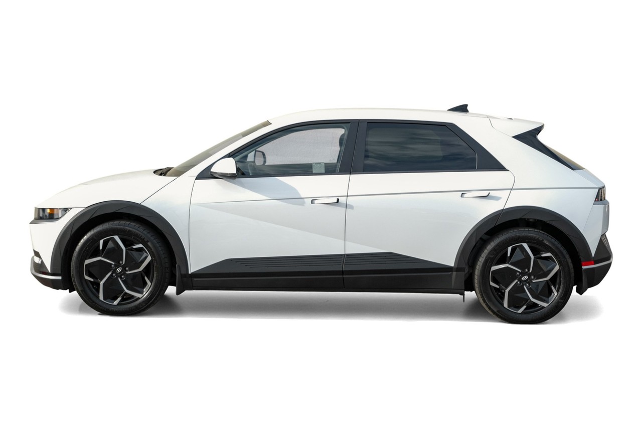 Hyundai IONIQ 5 Vehicle Main Gallery Image 11