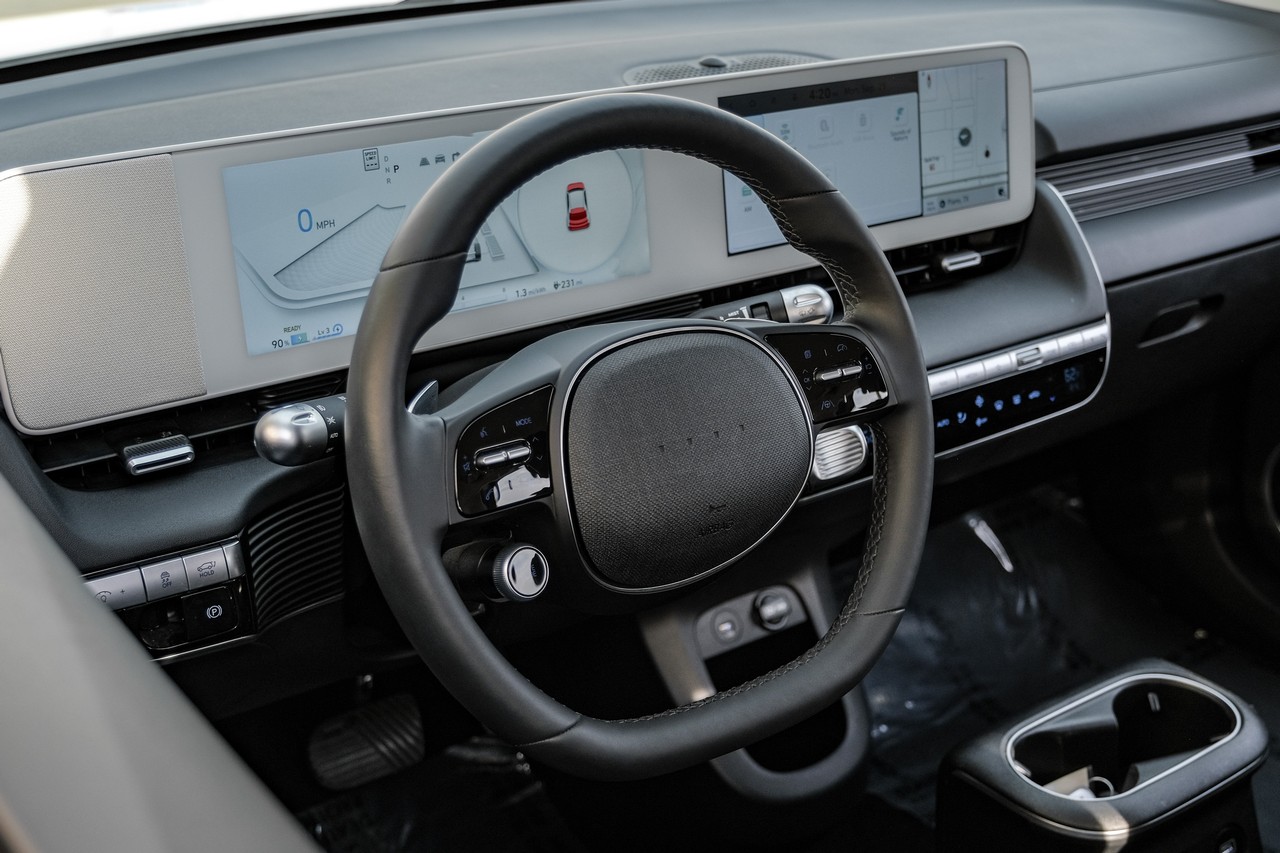 Hyundai IONIQ 5 Vehicle Main Gallery Image 15