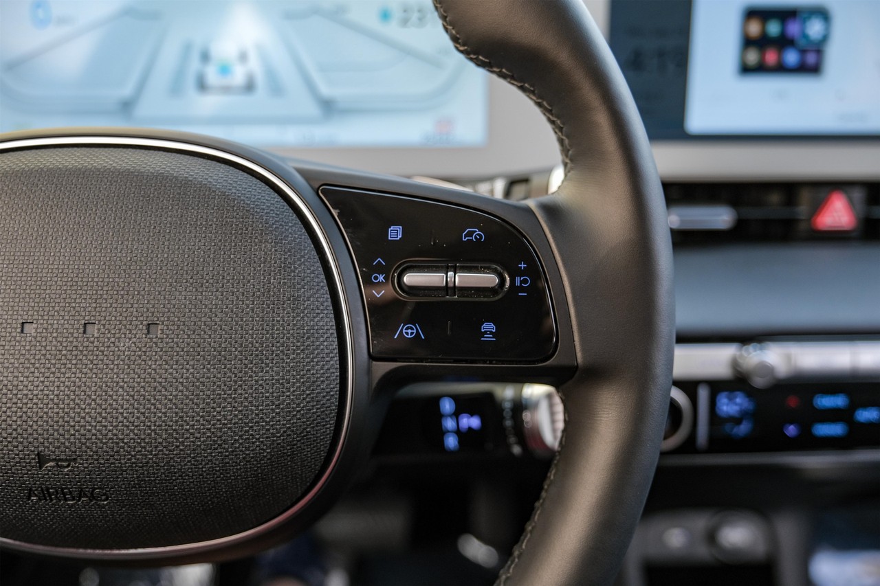 Hyundai IONIQ 5 Vehicle Main Gallery Image 17
