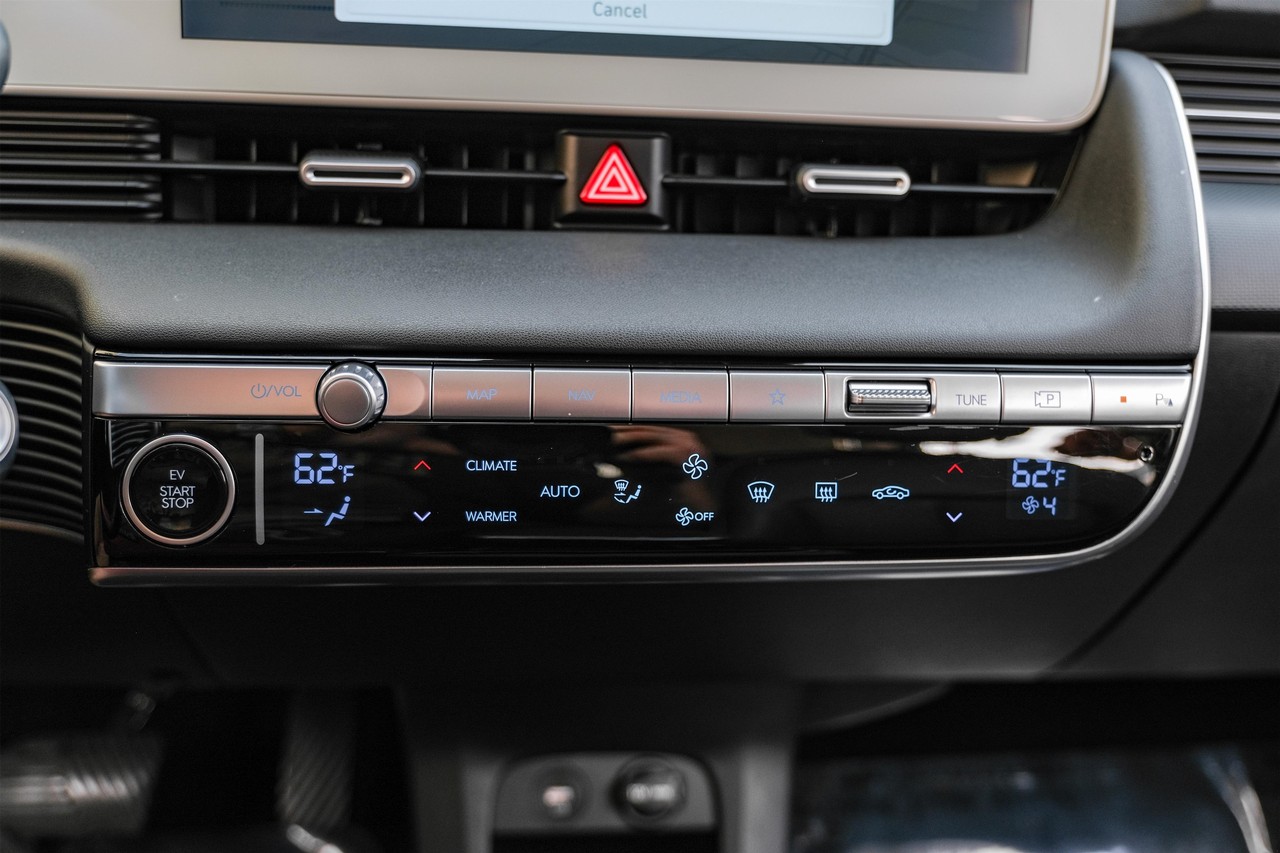 Hyundai IONIQ 5 Vehicle Main Gallery Image 26