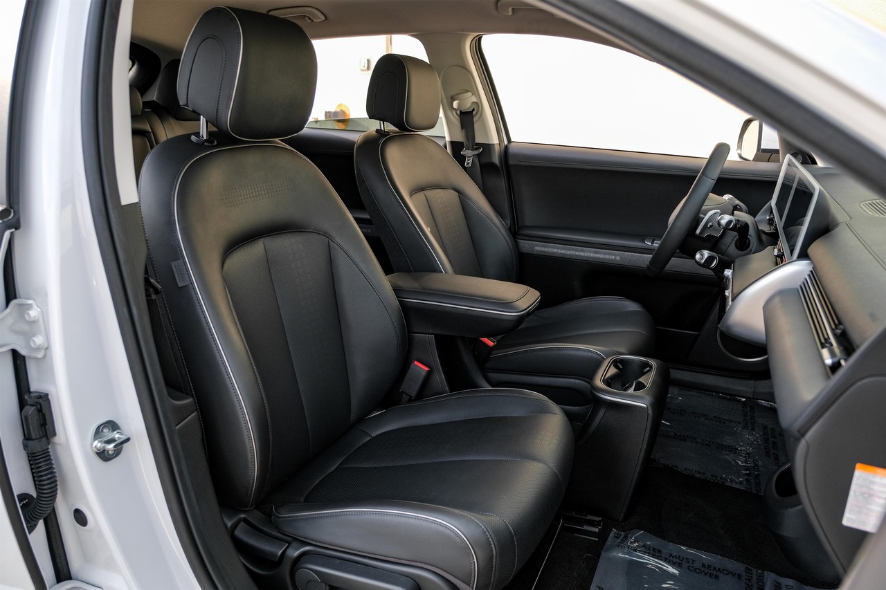 Hyundai IONIQ 5 Vehicle Main Gallery Image 32