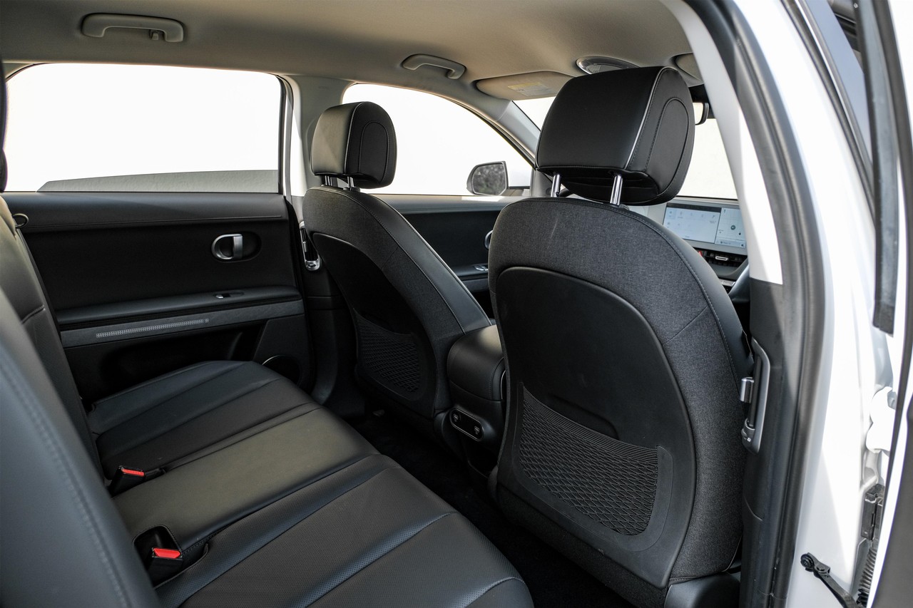 Hyundai IONIQ 5 Vehicle Main Gallery Image 34