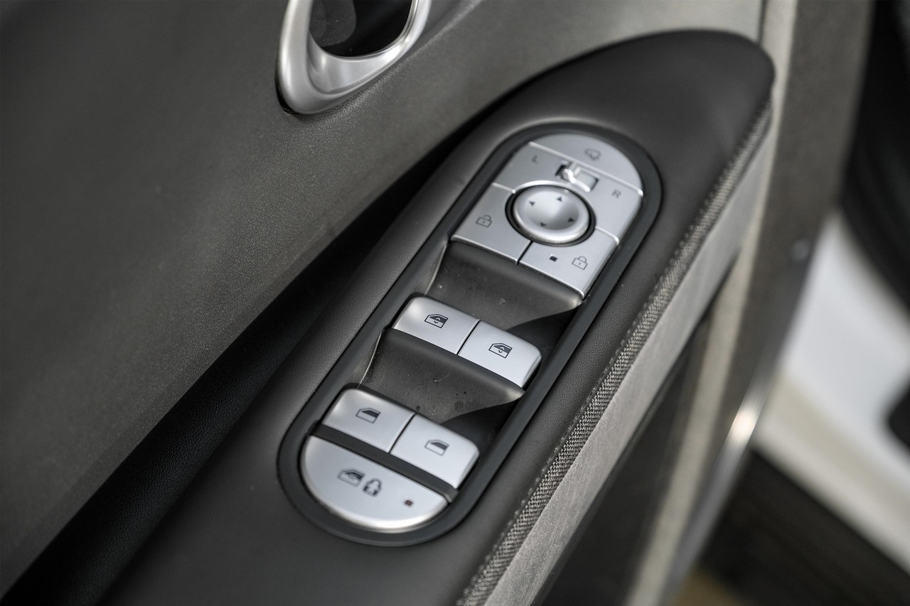 Hyundai IONIQ 5 Vehicle Main Gallery Image 37