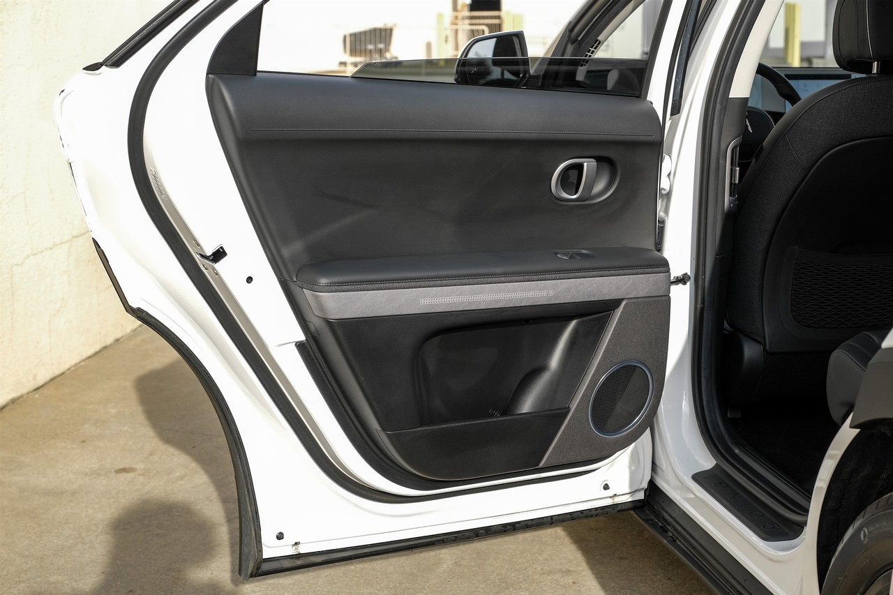 Hyundai IONIQ 5 Vehicle Main Gallery Image 39