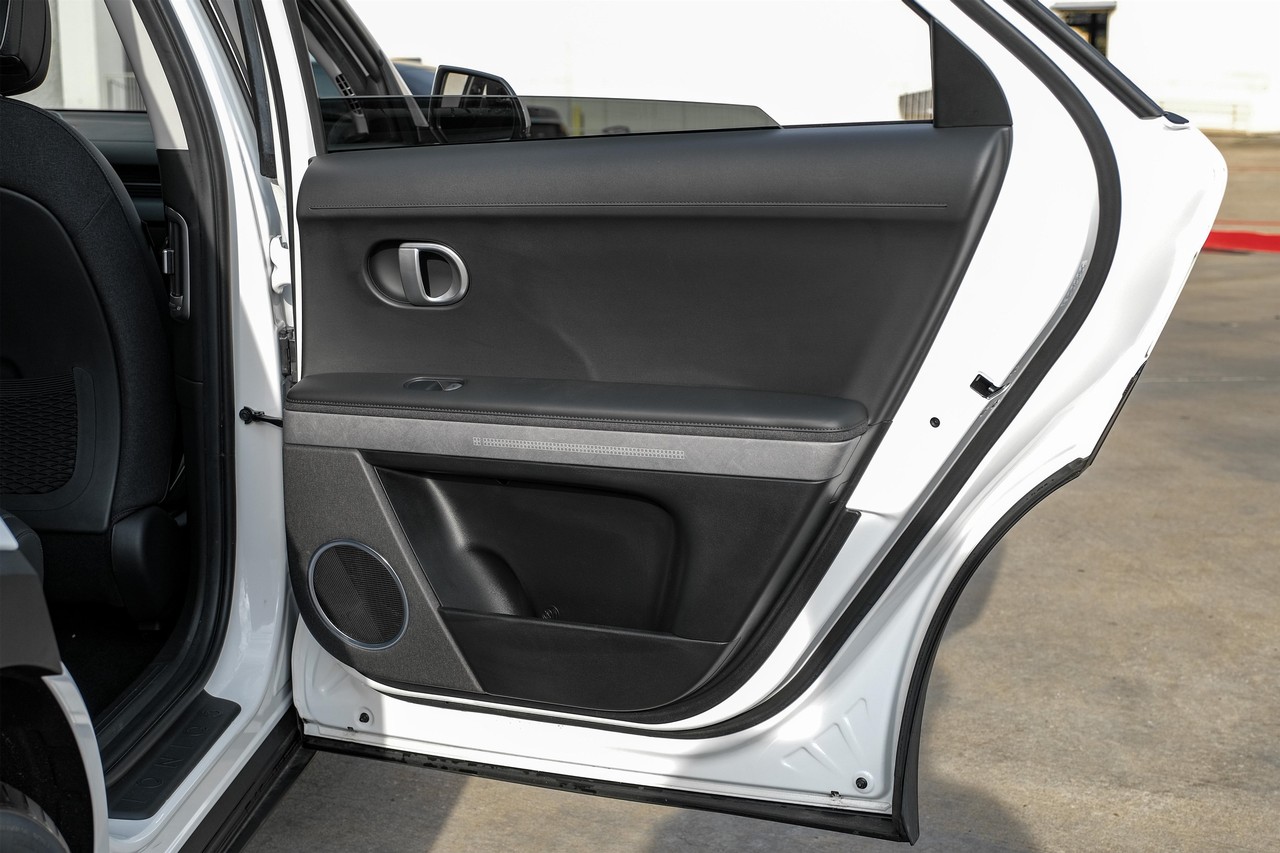 Hyundai IONIQ 5 Vehicle Main Gallery Image 40