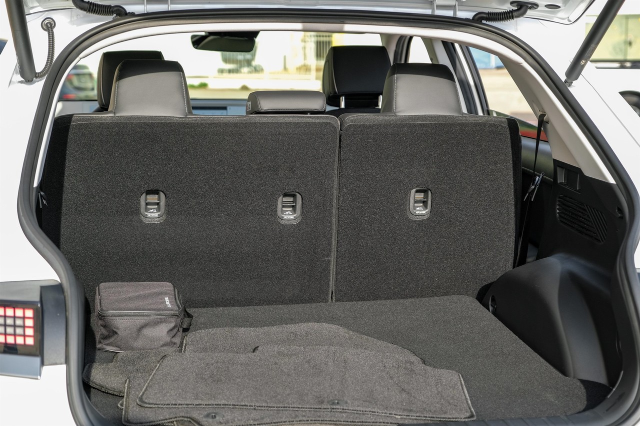 Hyundai IONIQ 5 Vehicle Main Gallery Image 44