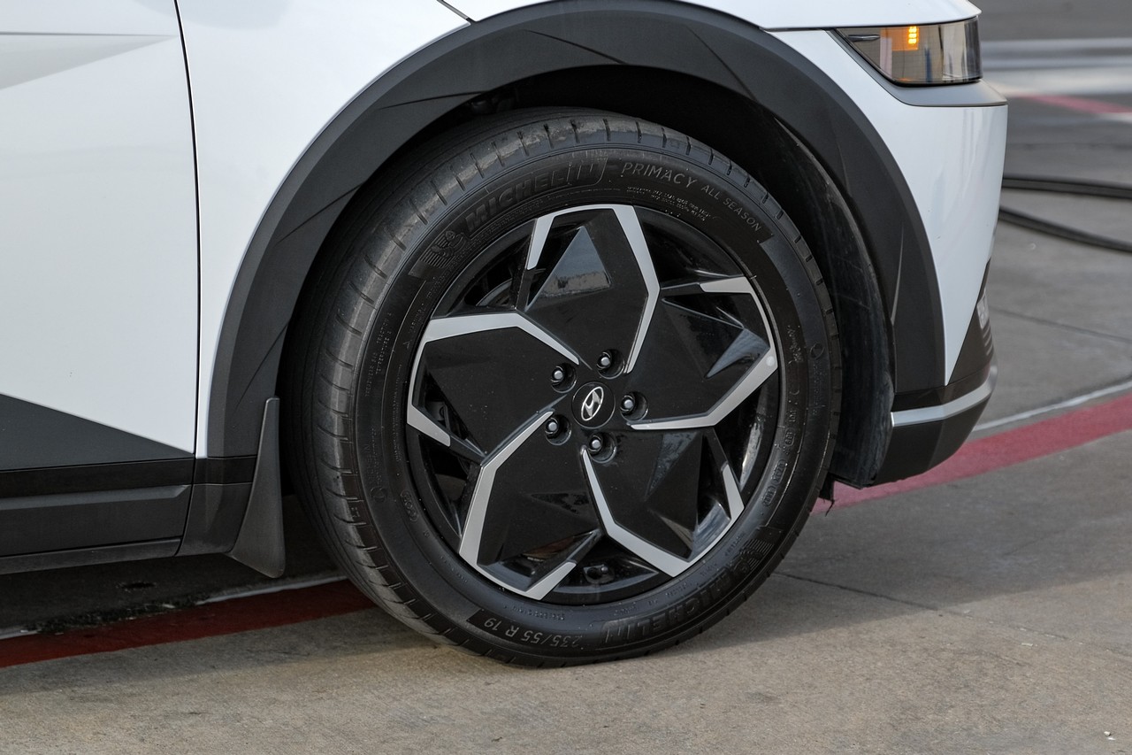 Hyundai IONIQ 5 Vehicle Main Gallery Image 47