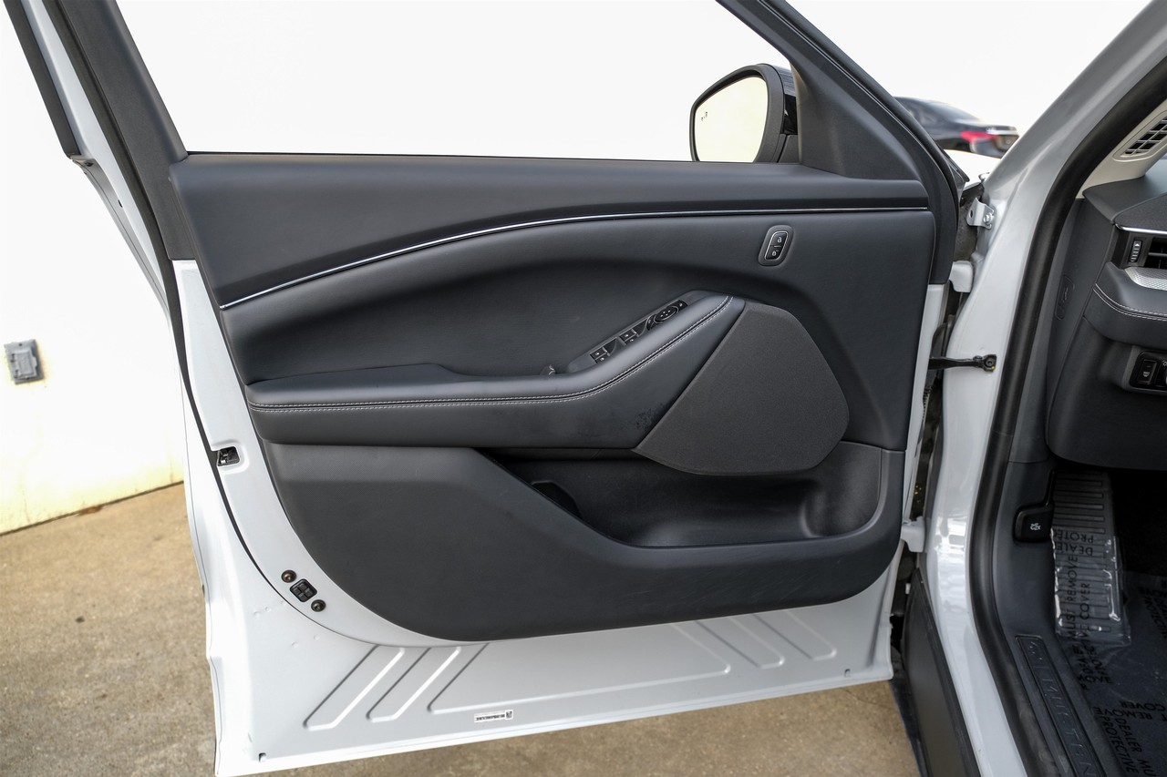 Ford Mustang Mach-E Vehicle Main Gallery Image 36