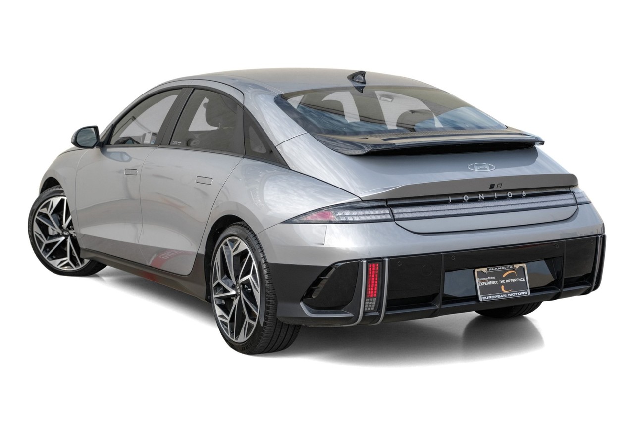 Hyundai IONIQ 6 Vehicle Main Gallery Image 10