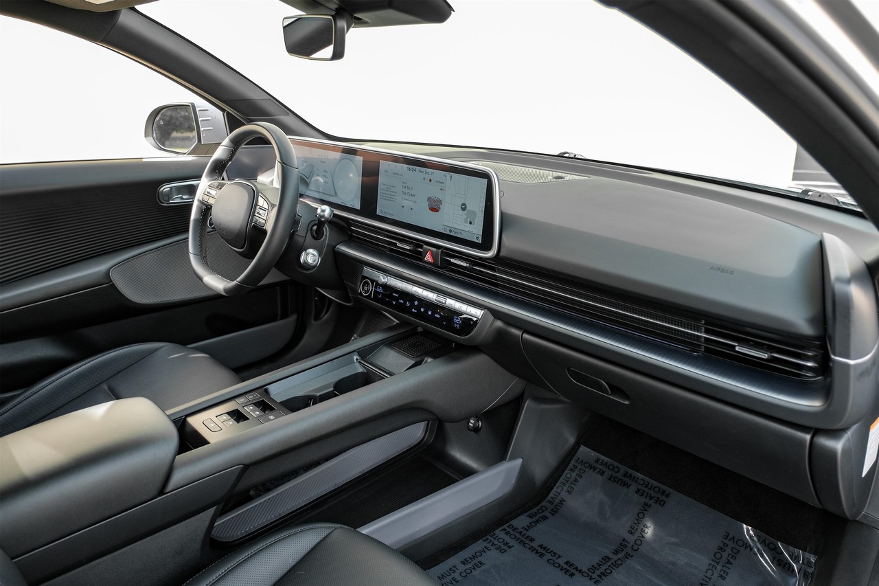 Hyundai IONIQ 6 Vehicle Main Gallery Image 12