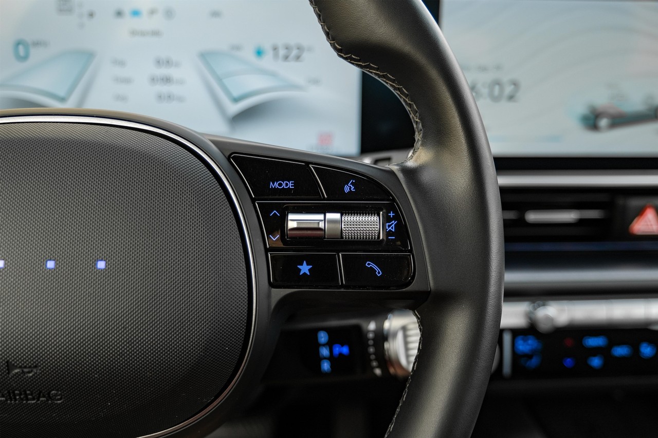 Hyundai IONIQ 6 Vehicle Main Gallery Image 17