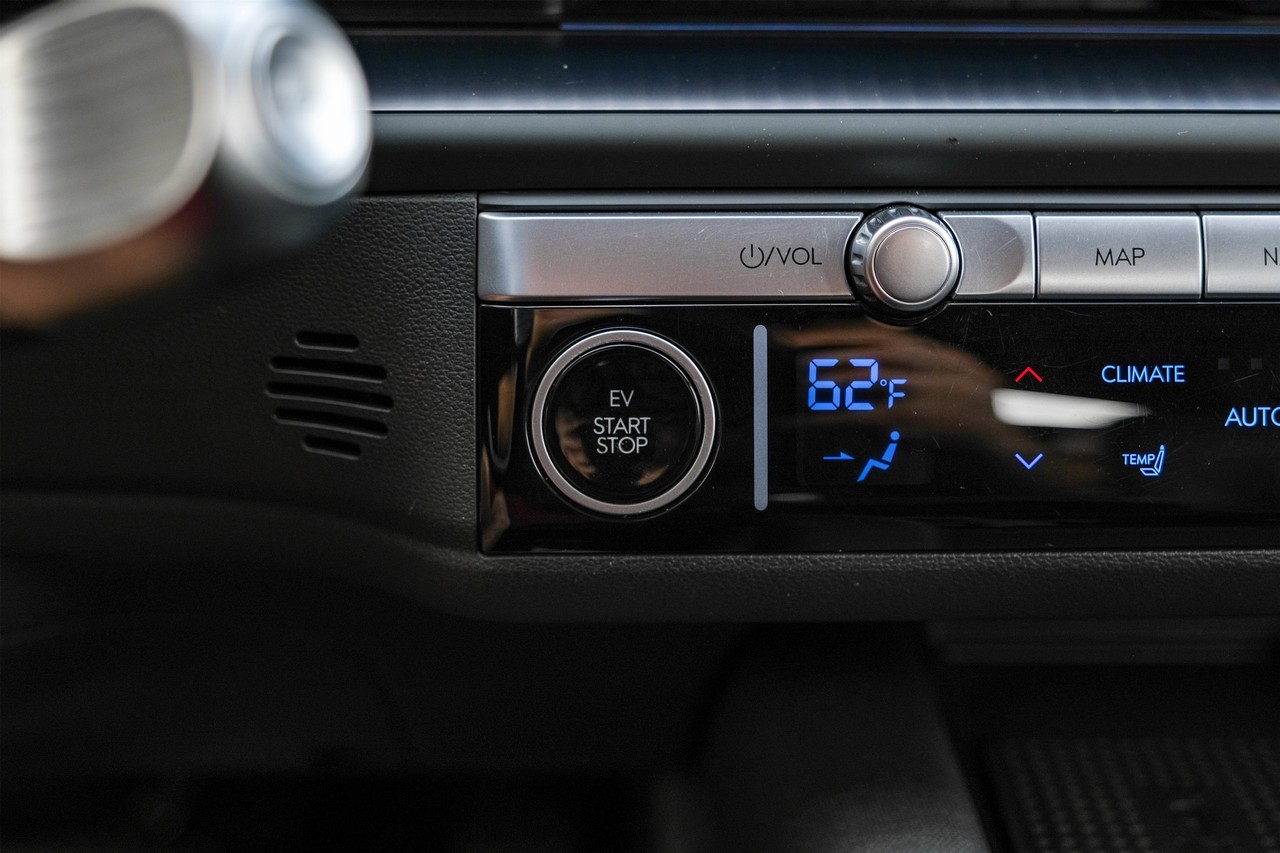 Hyundai IONIQ 6 Vehicle Main Gallery Image 19