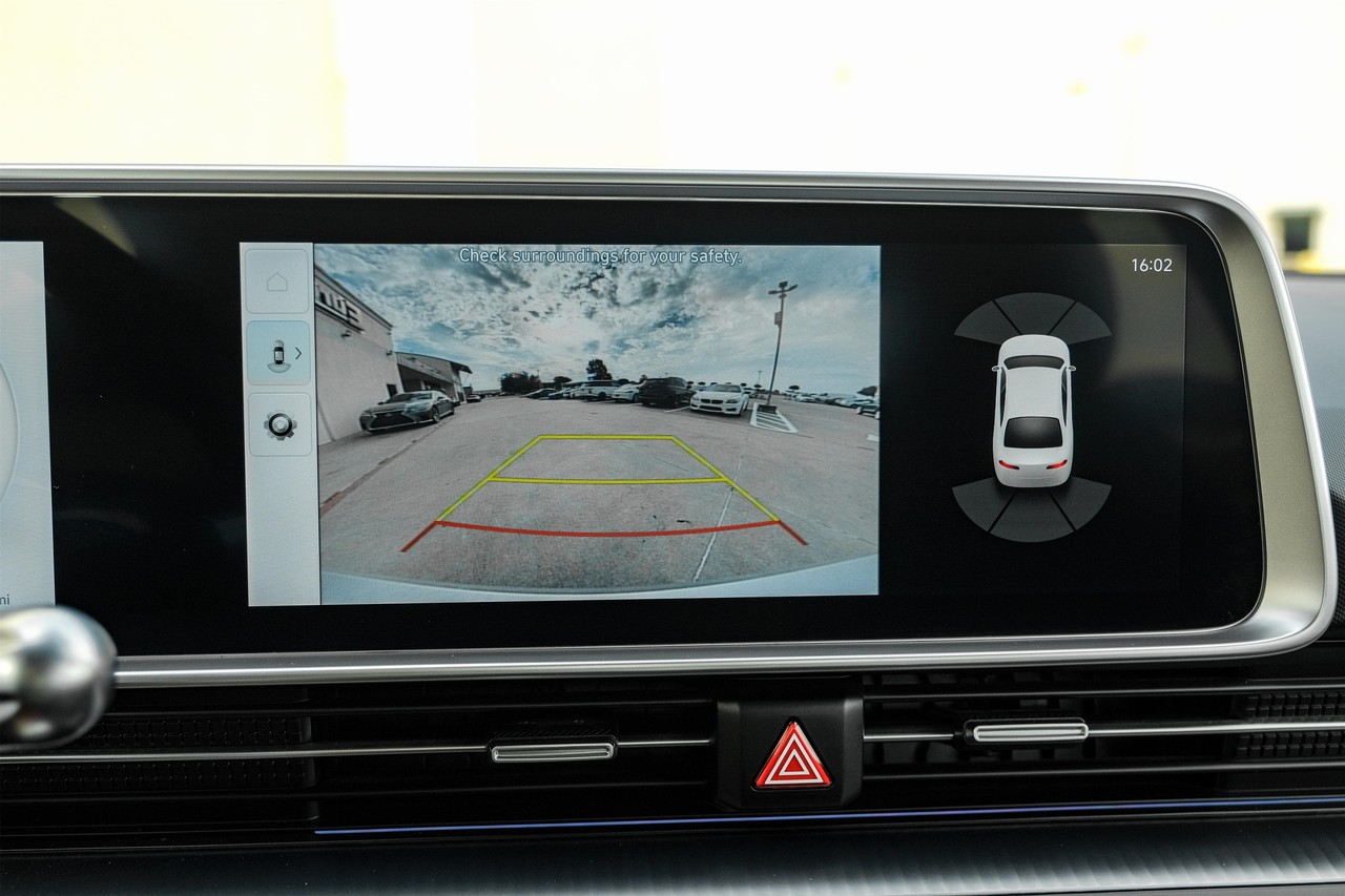 Hyundai IONIQ 6 Vehicle Main Gallery Image 21
