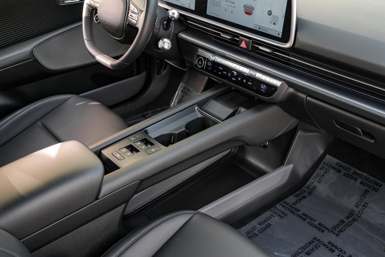 Hyundai IONIQ 6 Vehicle Main Gallery Image 22