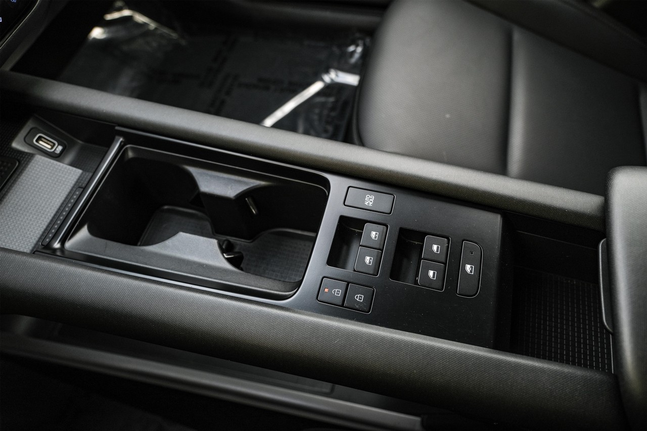 Hyundai IONIQ 6 Vehicle Main Gallery Image 24