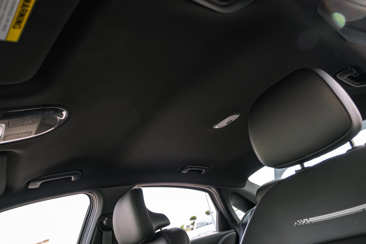 Hyundai IONIQ 6 Vehicle Main Gallery Image 28