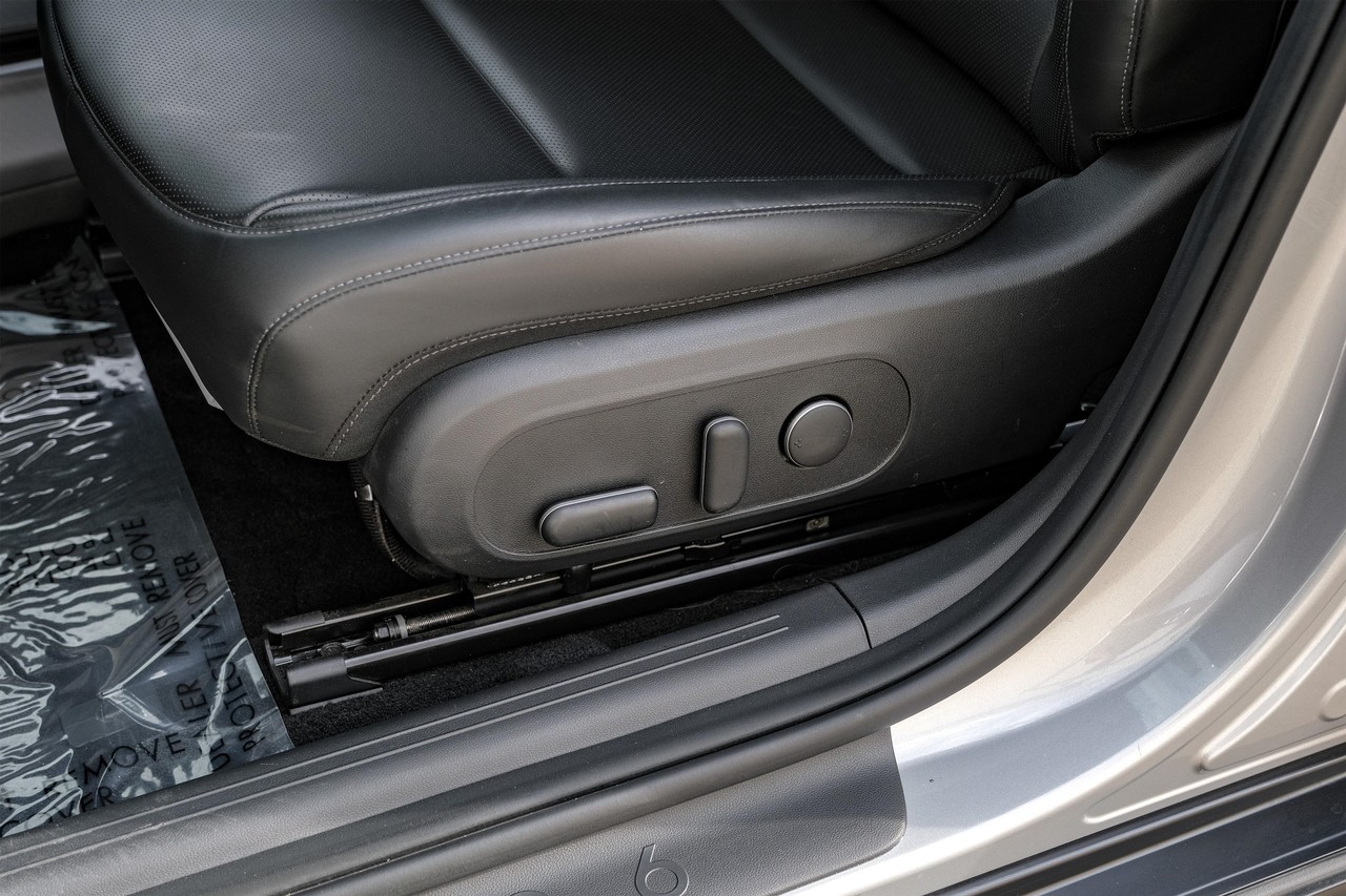 Hyundai IONIQ 6 Vehicle Main Gallery Image 30