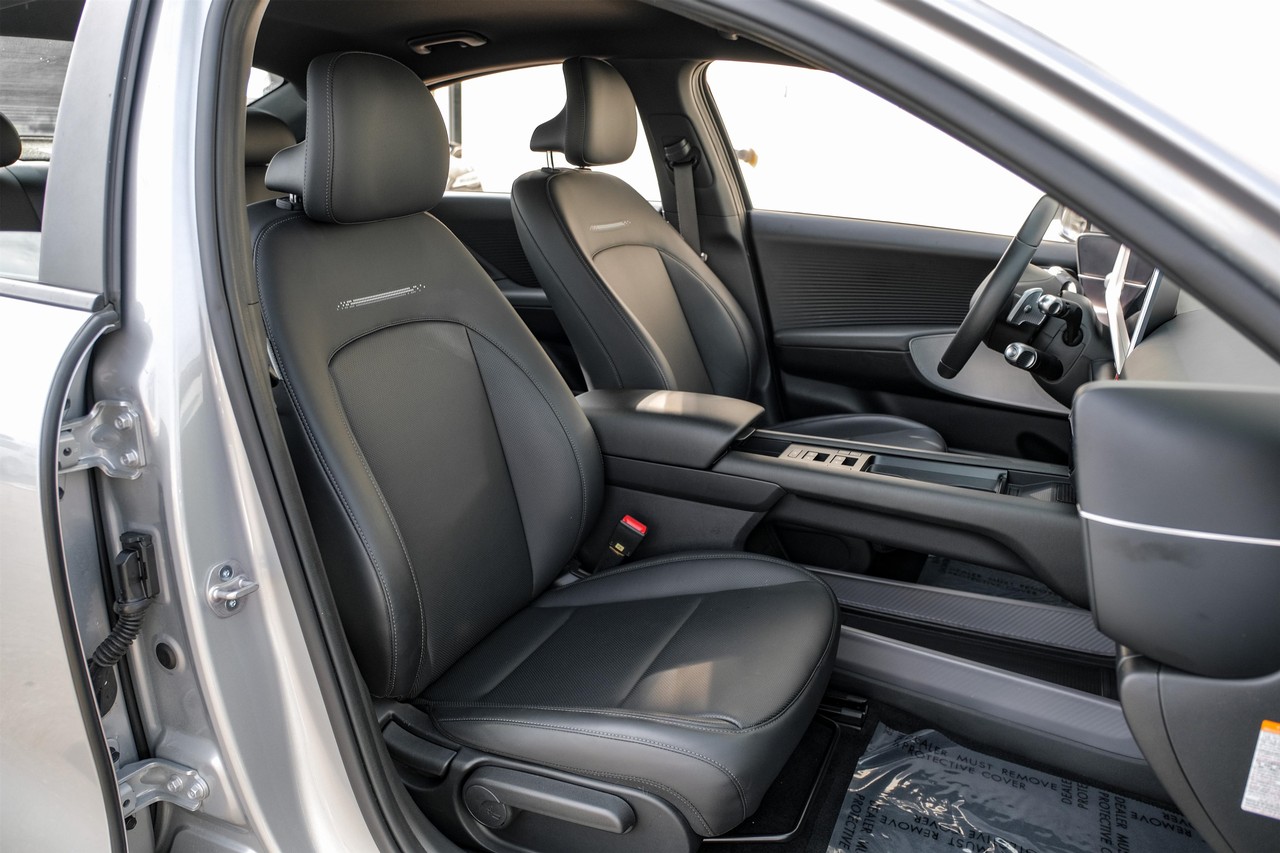 Hyundai IONIQ 6 Vehicle Main Gallery Image 32