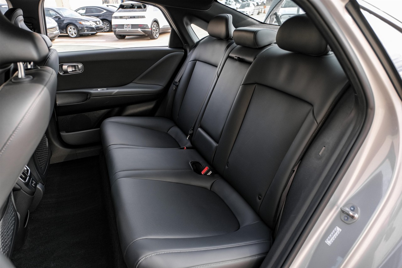 Hyundai IONIQ 6 Vehicle Main Gallery Image 36