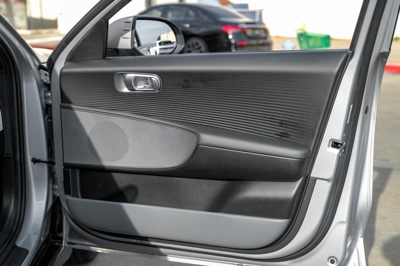 Hyundai IONIQ 6 Vehicle Main Gallery Image 38