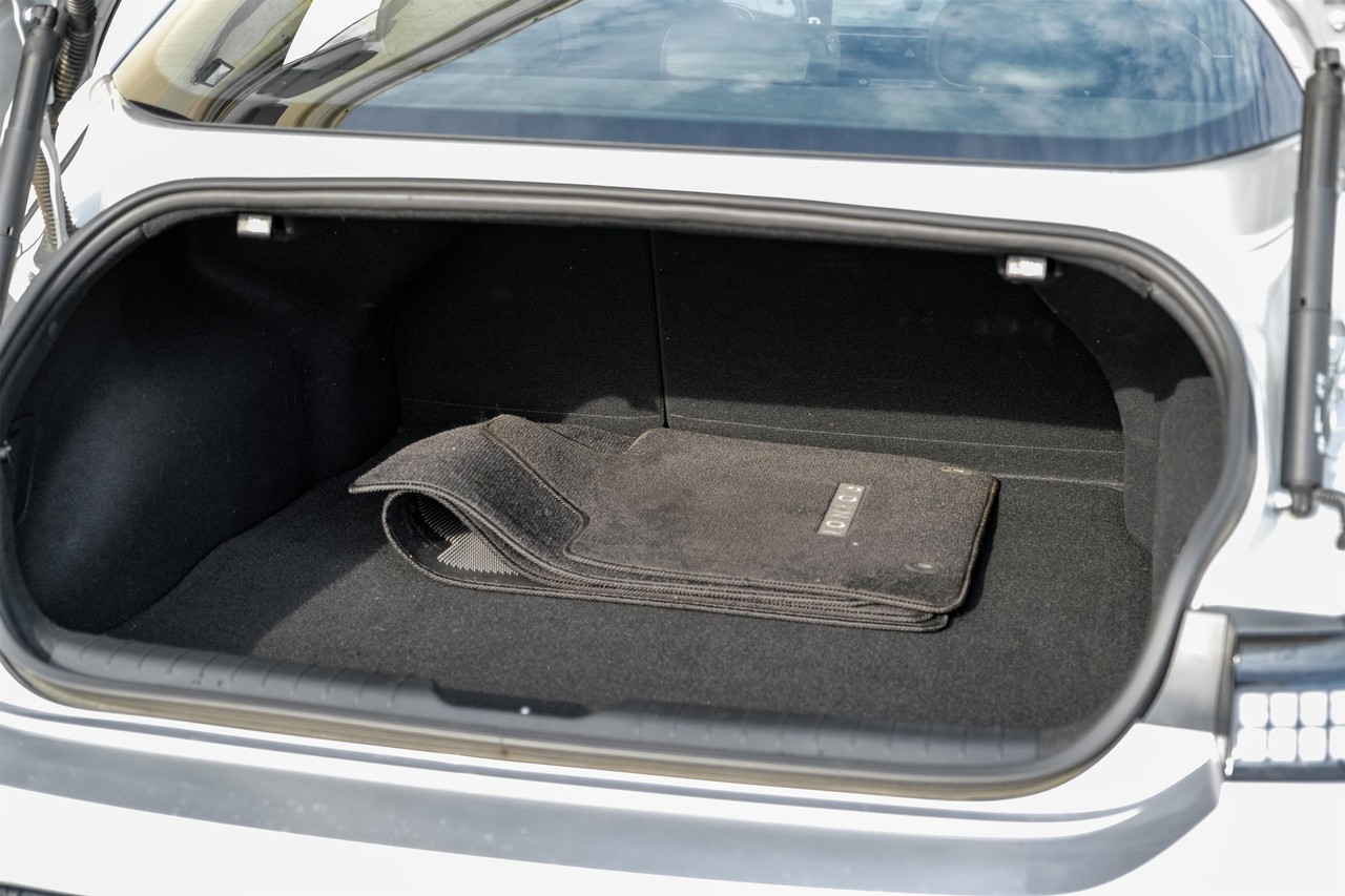 Hyundai IONIQ 6 Vehicle Main Gallery Image 43
