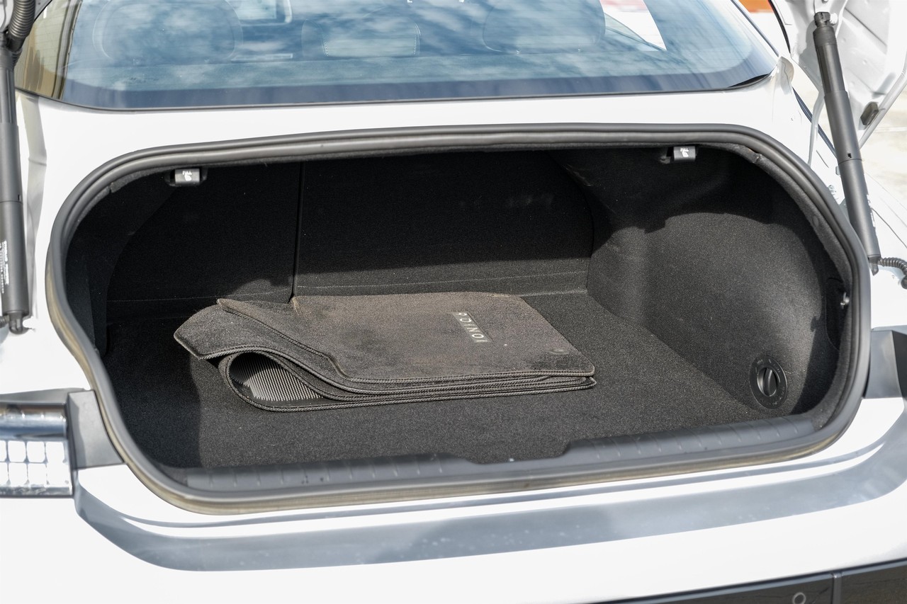 Hyundai IONIQ 6 Vehicle Main Gallery Image 44