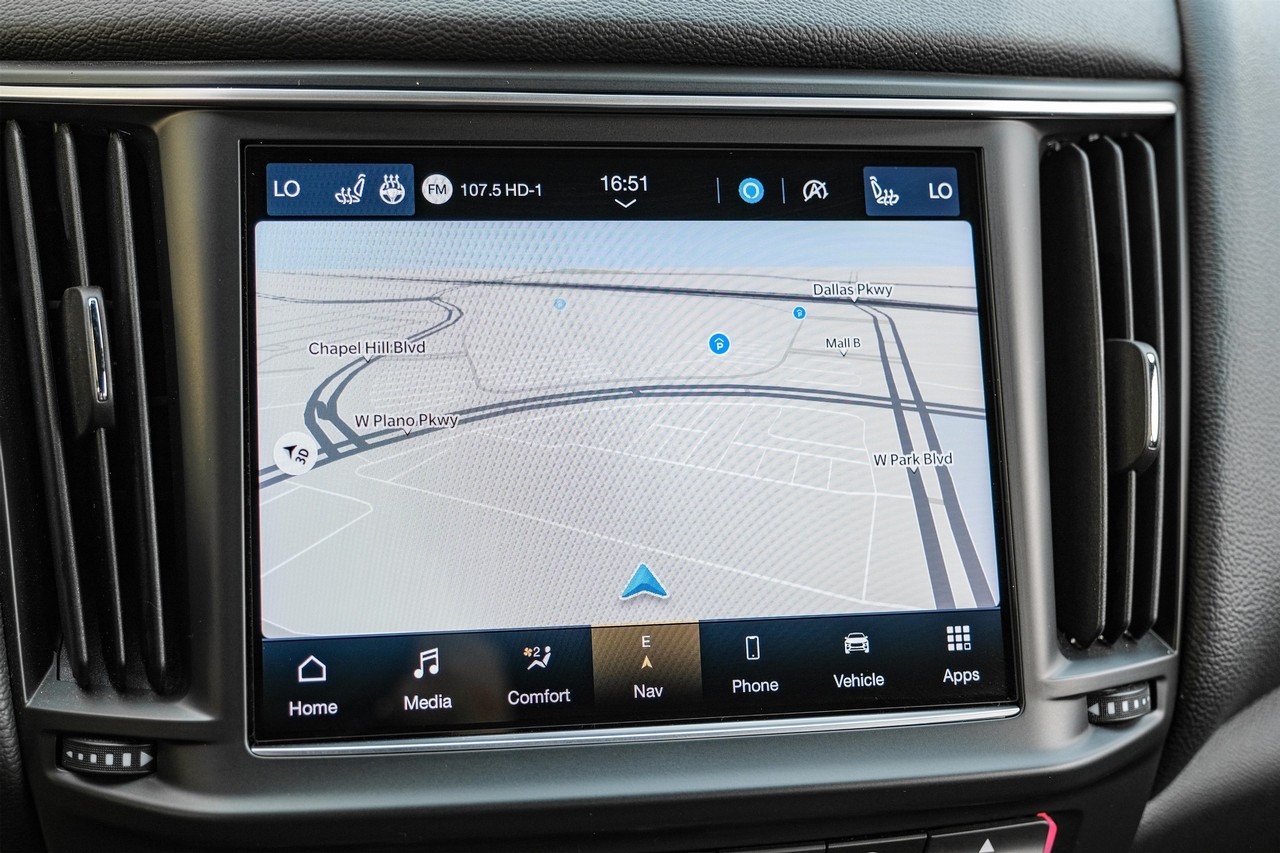 Maserati Levante Vehicle Main Gallery Image 21