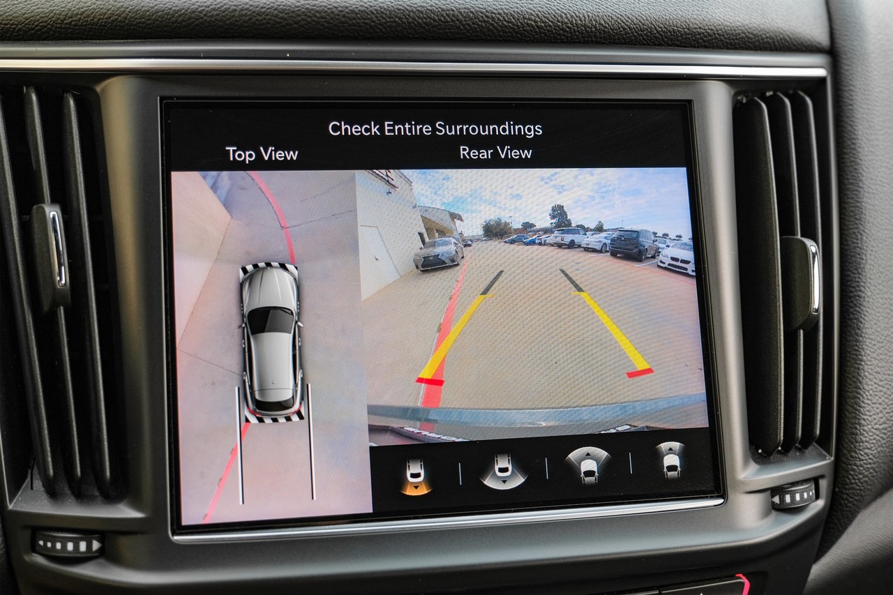 Maserati Levante Vehicle Main Gallery Image 22