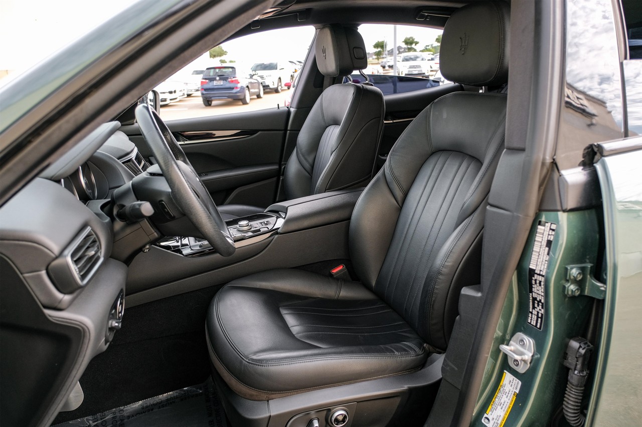 Maserati Levante Vehicle Main Gallery Image 31