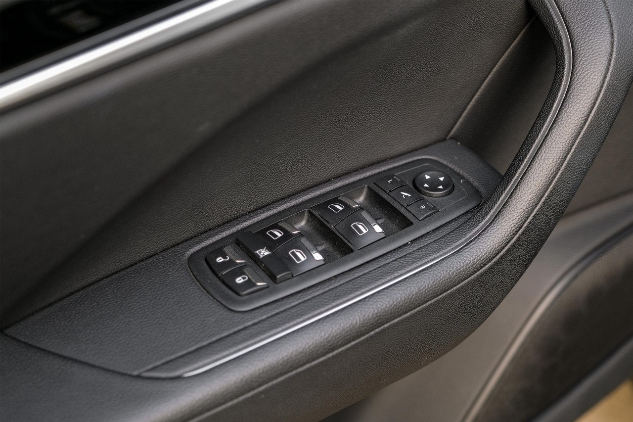 Maserati Levante Vehicle Main Gallery Image 40