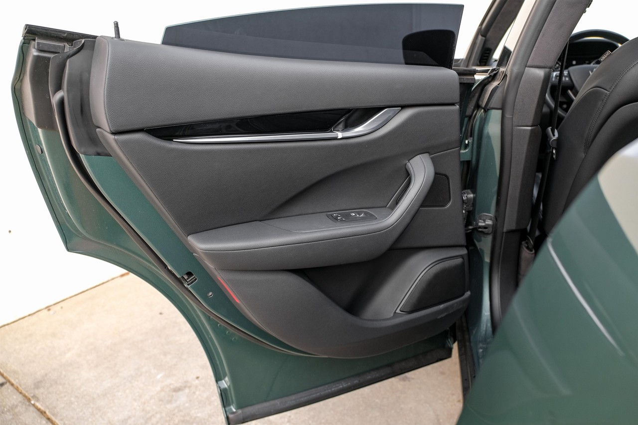 Maserati Levante Vehicle Main Gallery Image 42