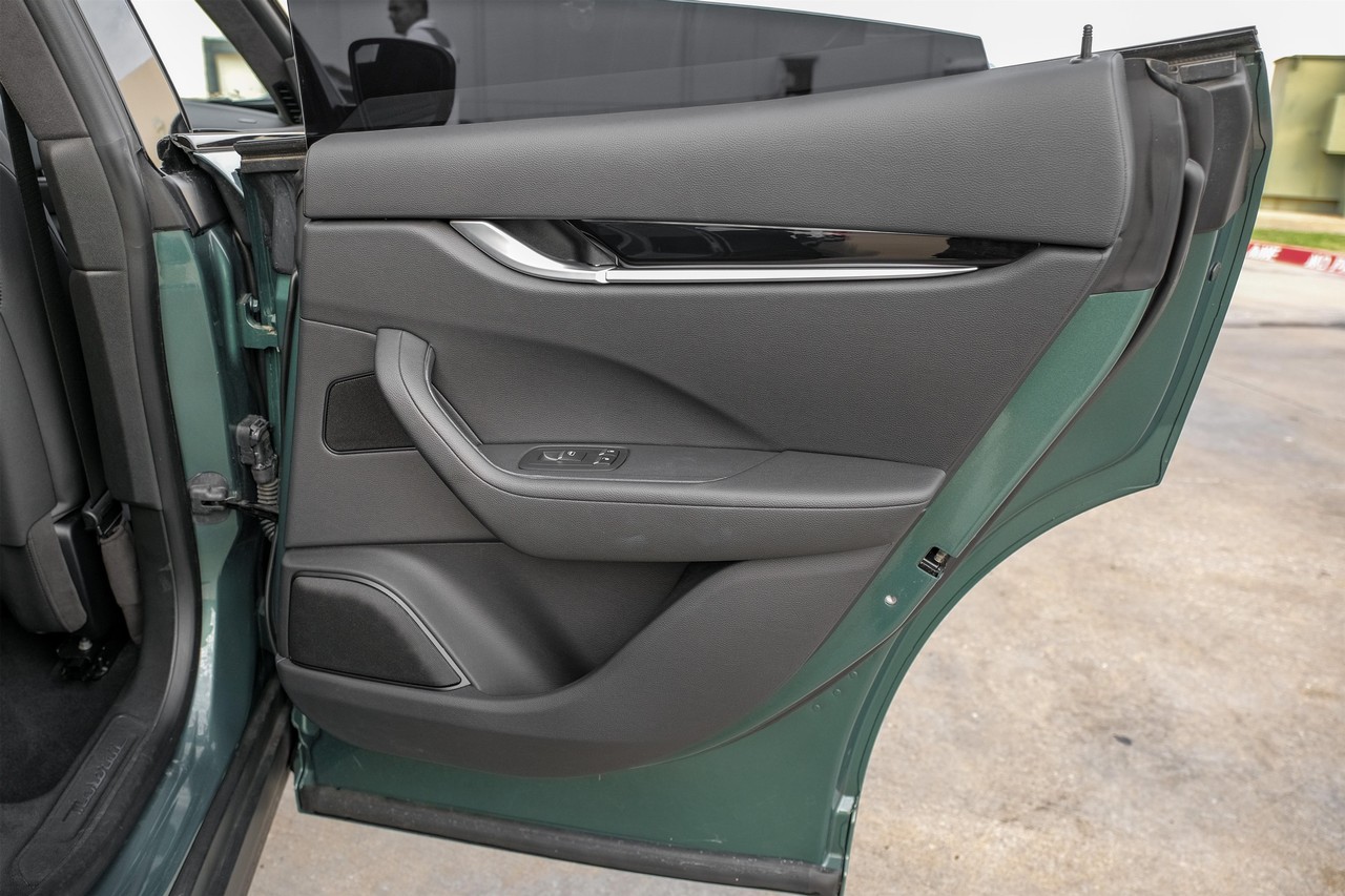 Maserati Levante Vehicle Main Gallery Image 43