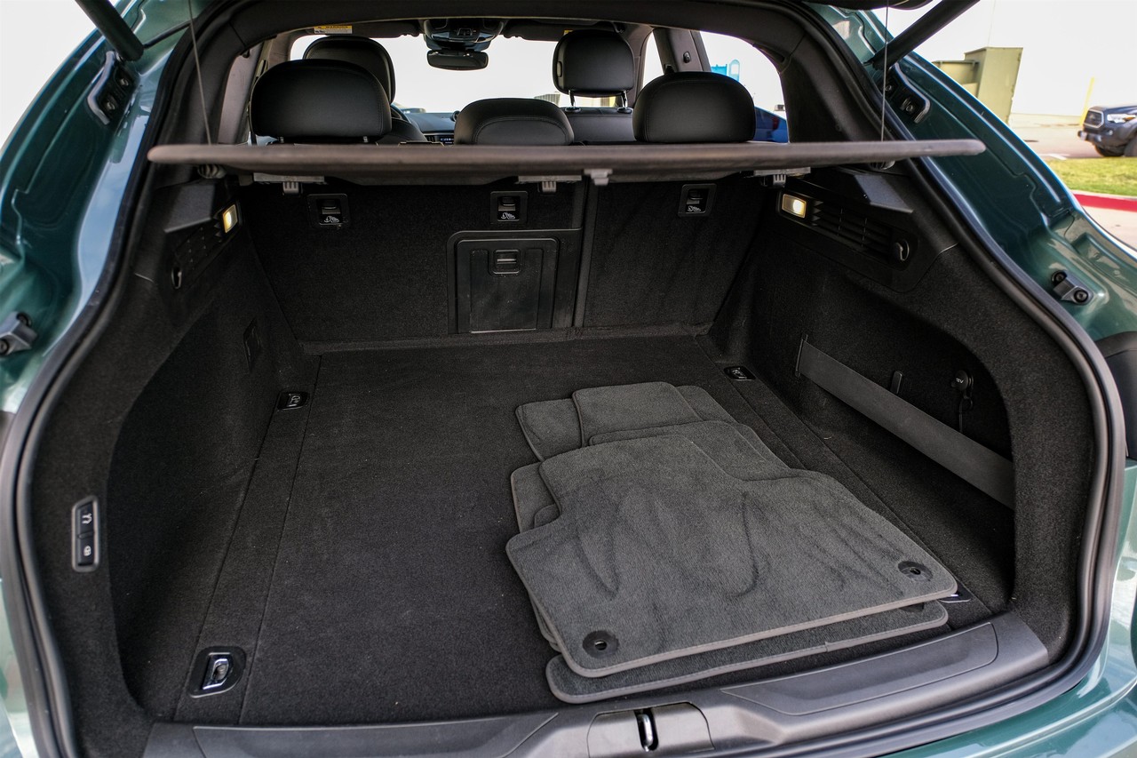 Maserati Levante Vehicle Main Gallery Image 47