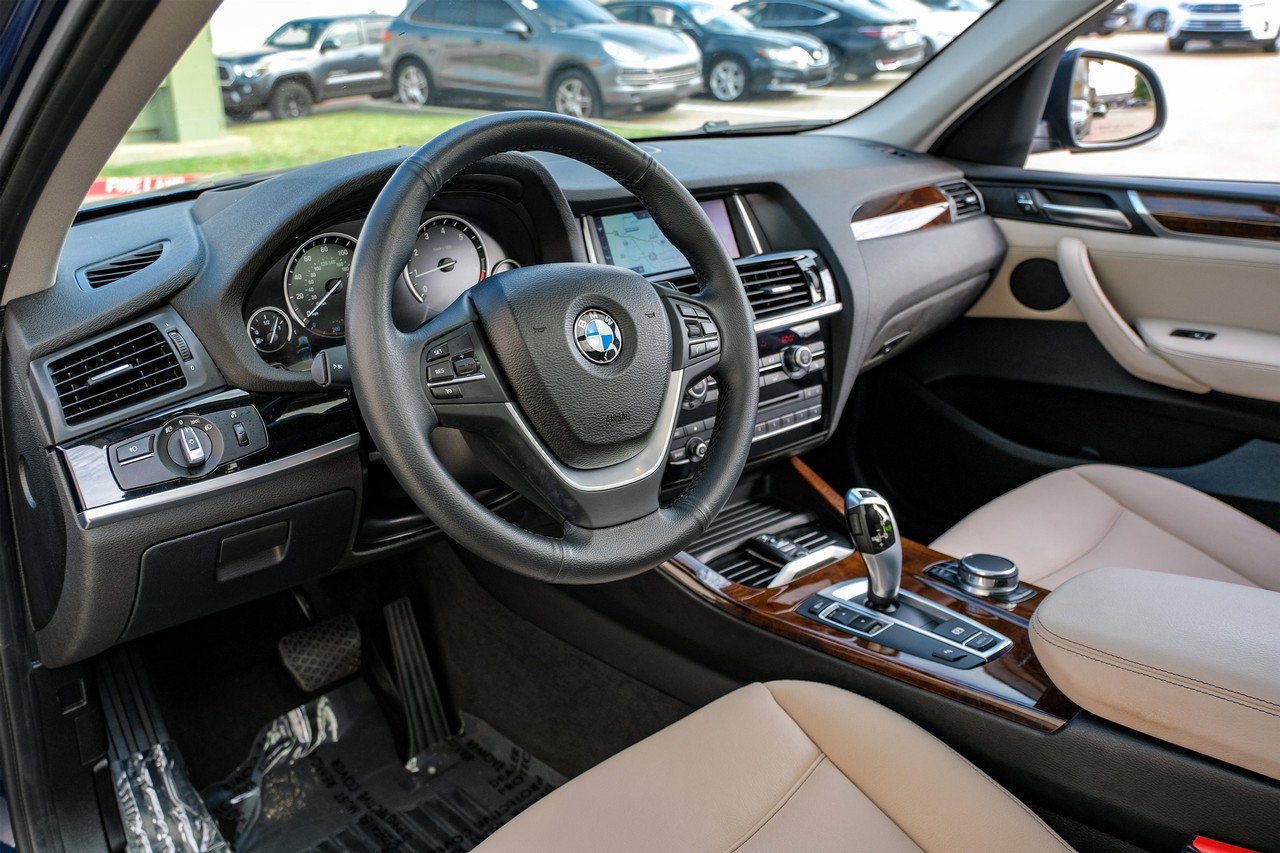 BMW X3 Vehicle Main Gallery Image 15
