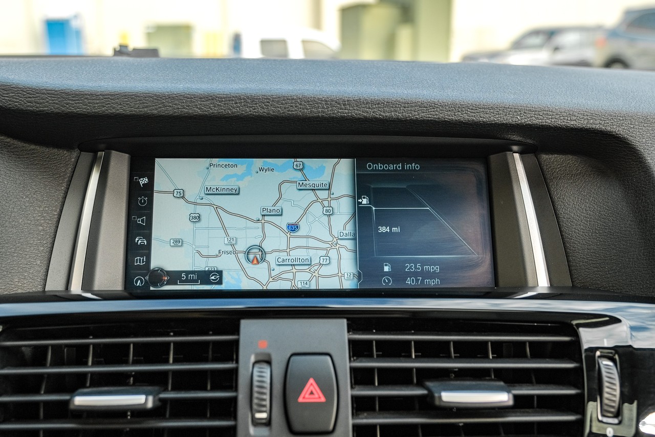 BMW X3 Vehicle Main Gallery Image 22