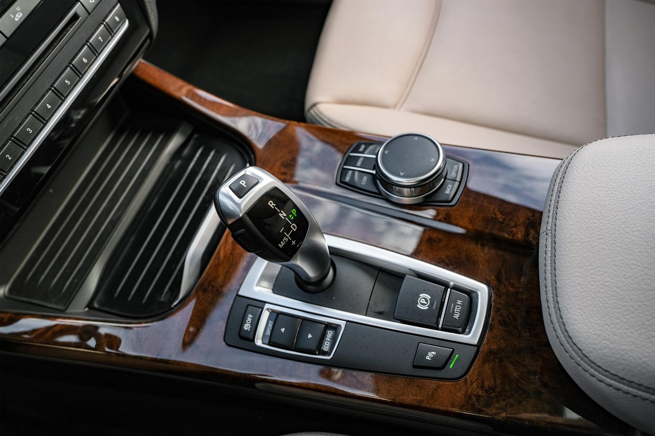 BMW X3 Vehicle Main Gallery Image 26