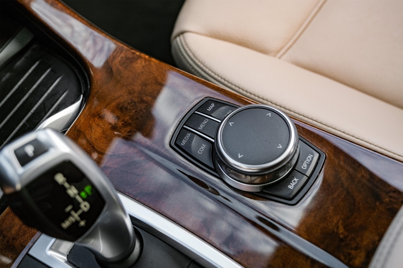 BMW X3 Vehicle Main Gallery Image 27