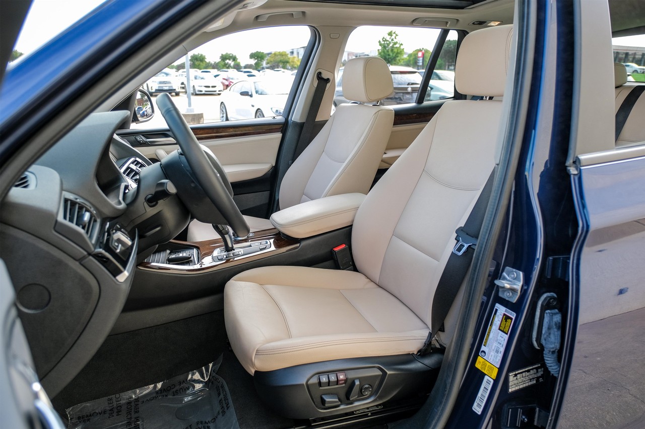 BMW X3 Vehicle Main Gallery Image 31