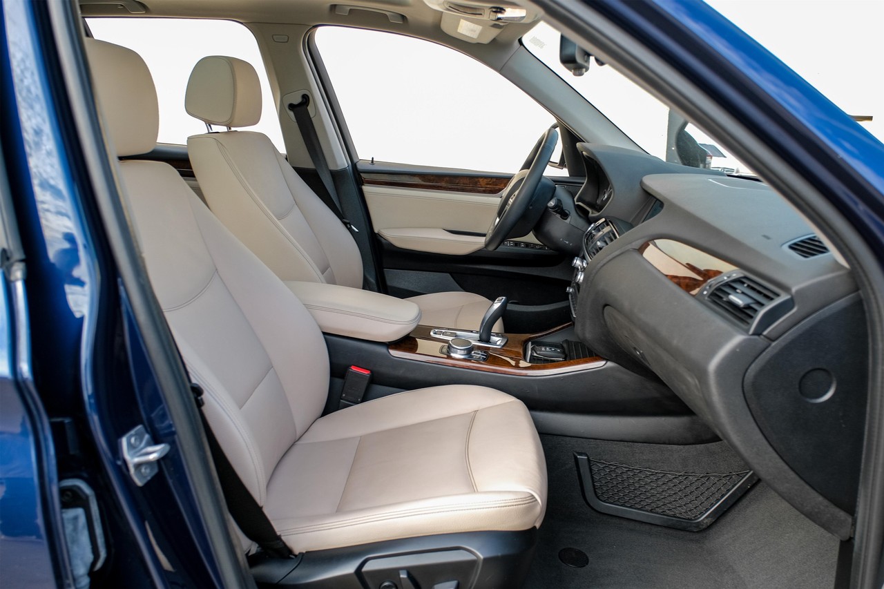 BMW X3 Vehicle Main Gallery Image 33