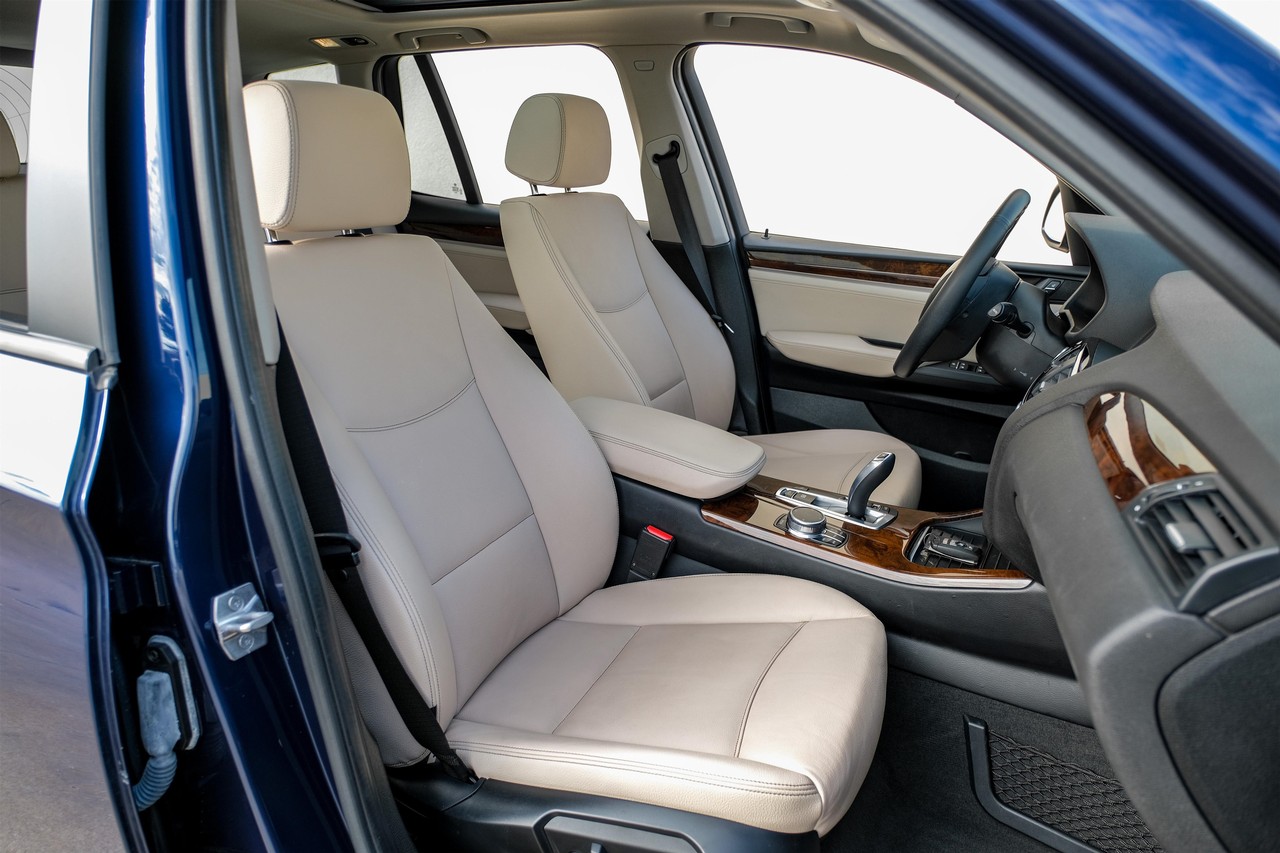 BMW X3 Vehicle Main Gallery Image 34