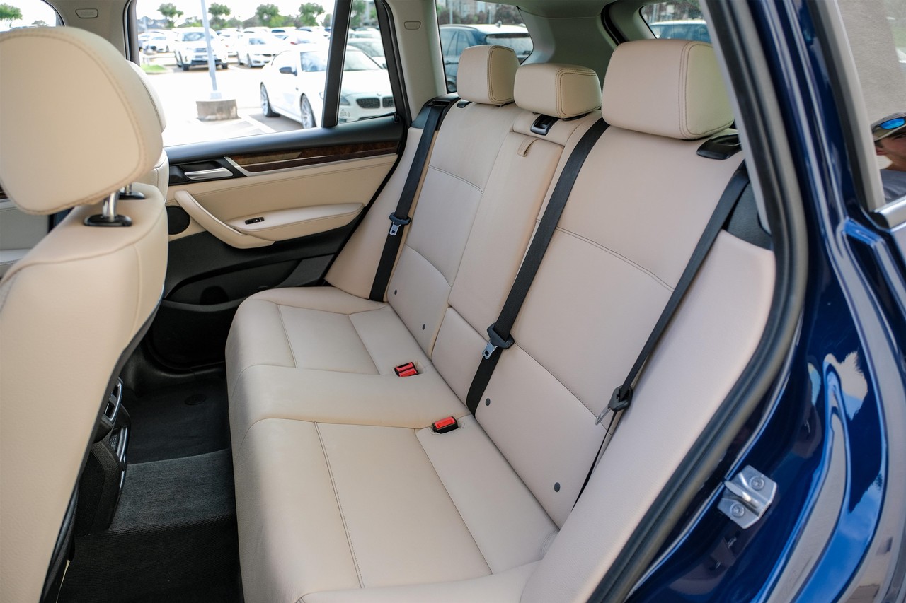 BMW X3 Vehicle Main Gallery Image 38