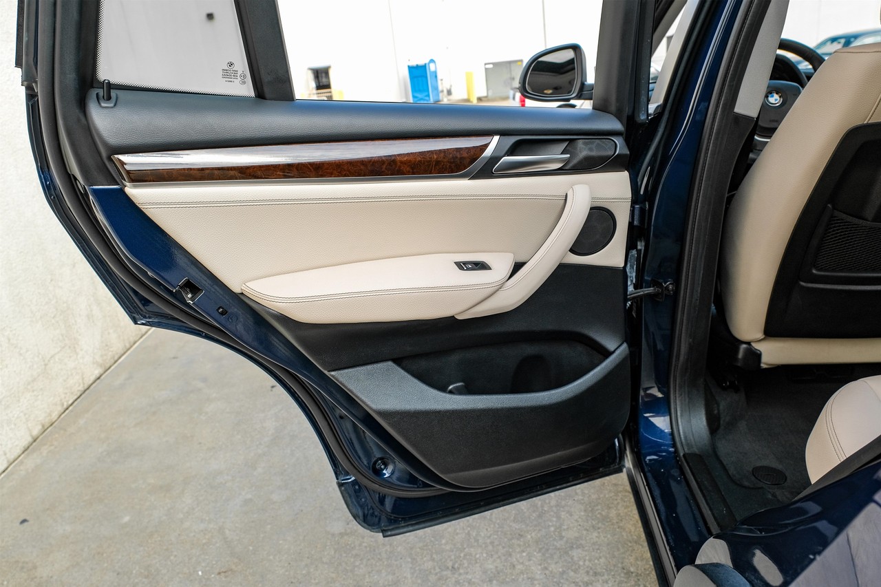 BMW X3 Vehicle Main Gallery Image 42