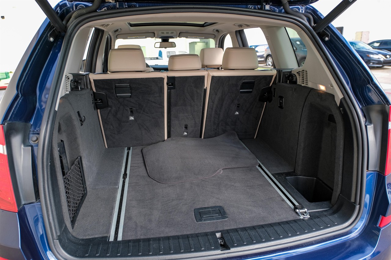 BMW X3 Vehicle Main Gallery Image 45