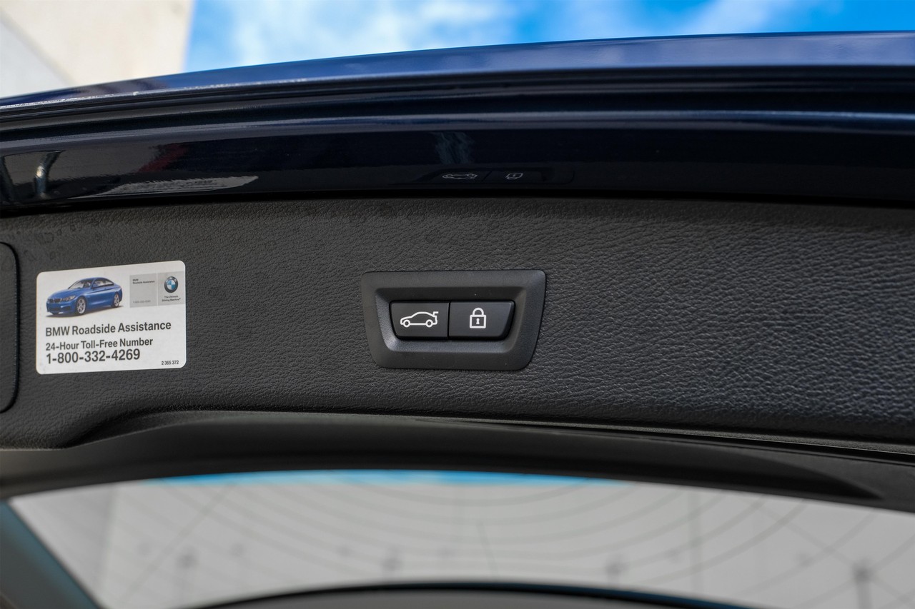 BMW X3 Vehicle Main Gallery Image 46